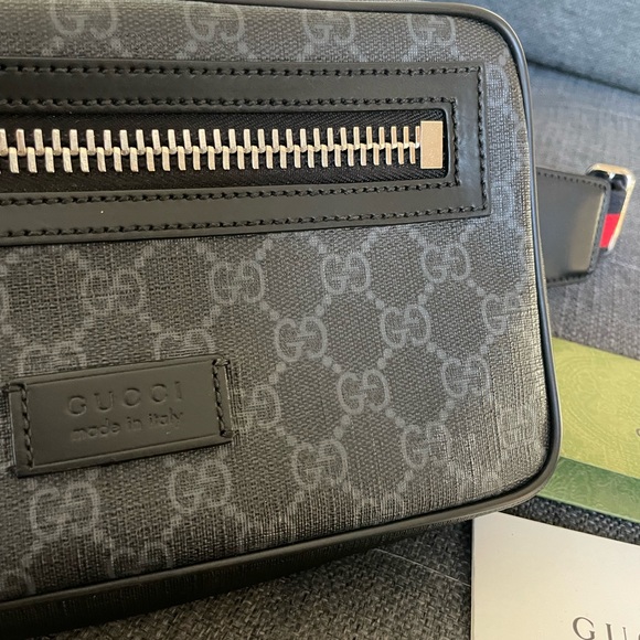 Gucci GG supreme monogram belt bag - Picture 3 of 13